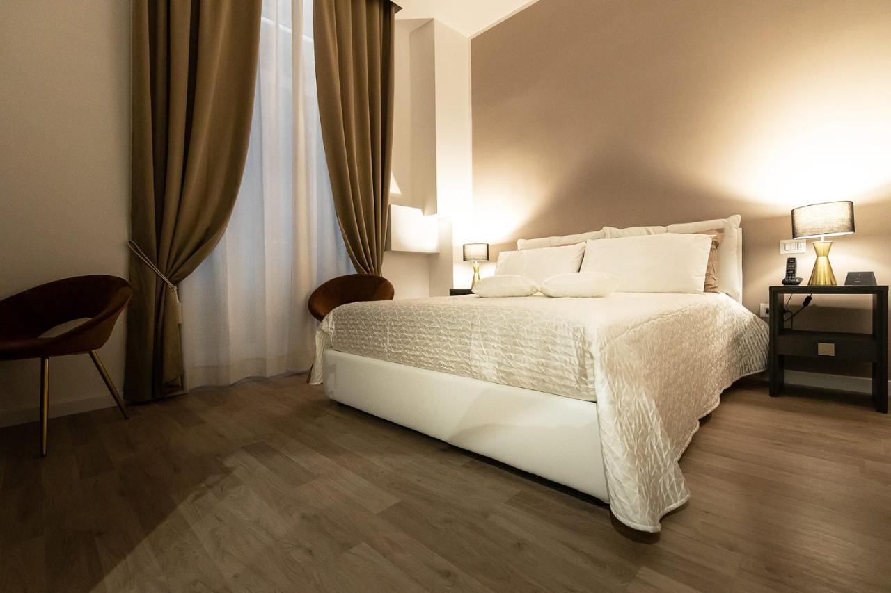 Fj Bianco Guest House เนเปิลส์ ภายนอก รูปภาพ